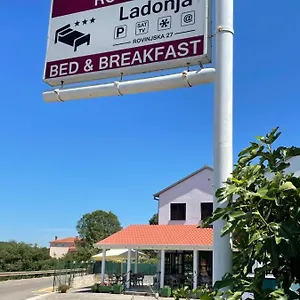3* Frühstückspension Ladonja Bb Rooms, Family Run